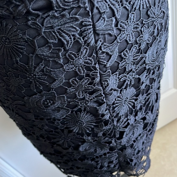 EUC Lulus Black Lace overlay Open-back Dress size small - Picture 7 of 8